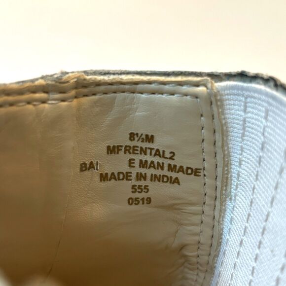 Marc‎ Fisher Rental 2 Women's White Pointed Toe Crocodile Booties Heels Size 8.5 - Picture 10 of 10